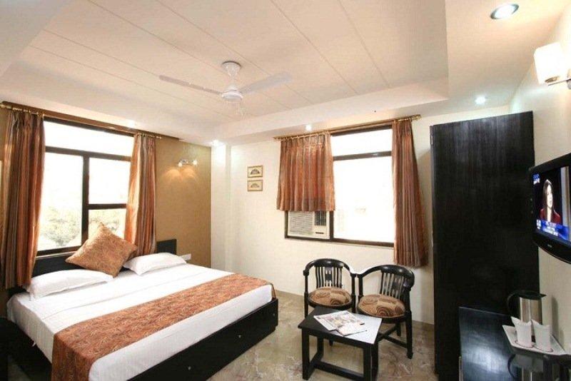 Fabexpress Jeniffer Inn Делі Екстер'єр фото