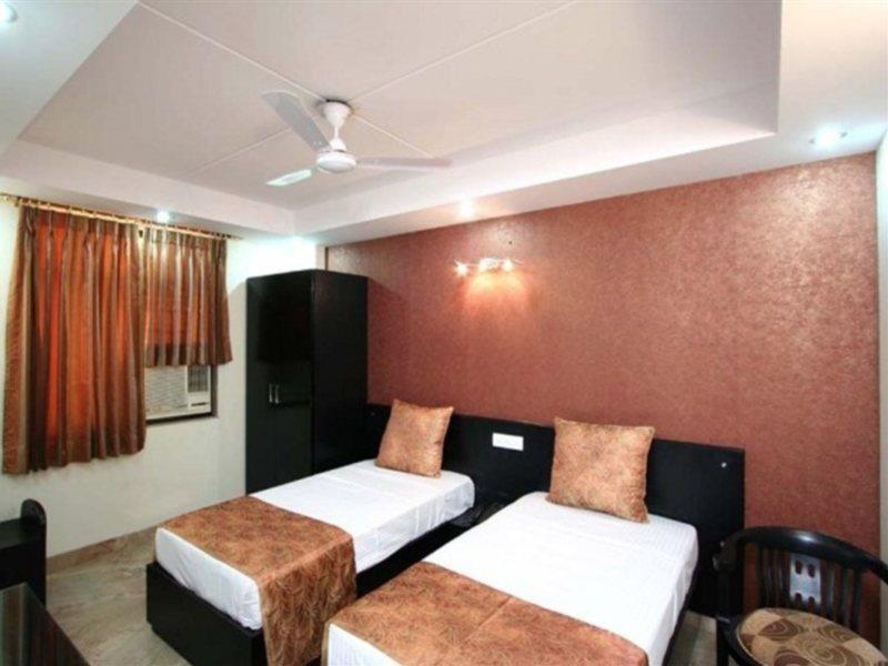 Fabexpress Jeniffer Inn Делі Екстер'єр фото